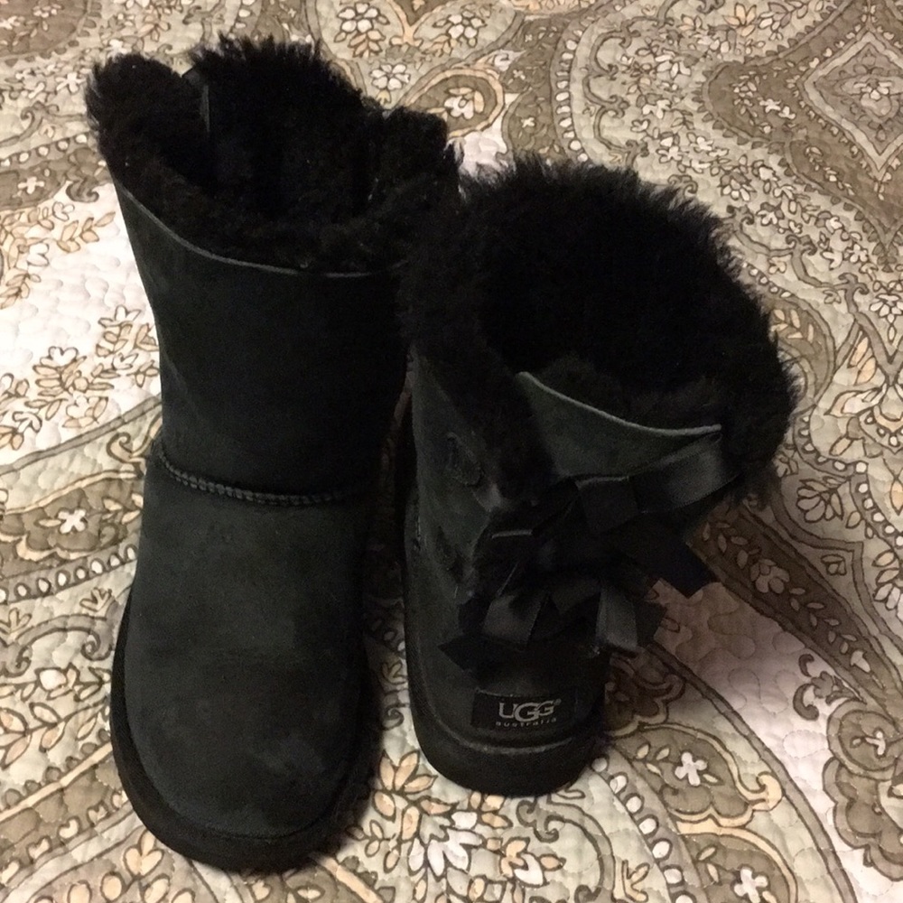 Ugg Bailey Button short boots!!